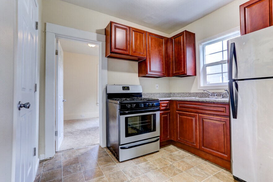 More Photos Of 1512 Franklin St, Vancouver Apartments For Sale