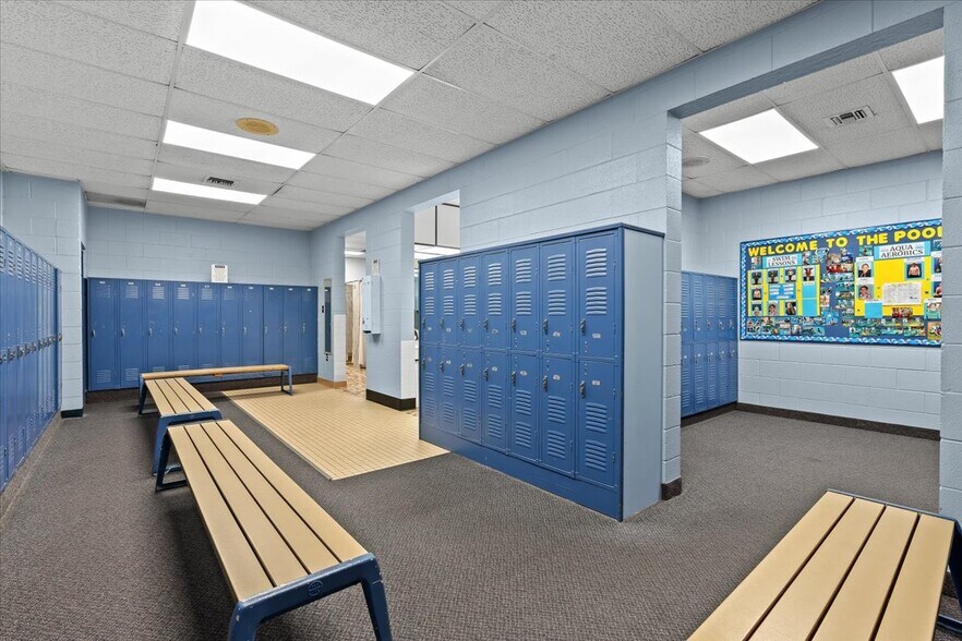 More Photos Of 2140 Fairway Dr, Davison Sports And Entertainment For Sale