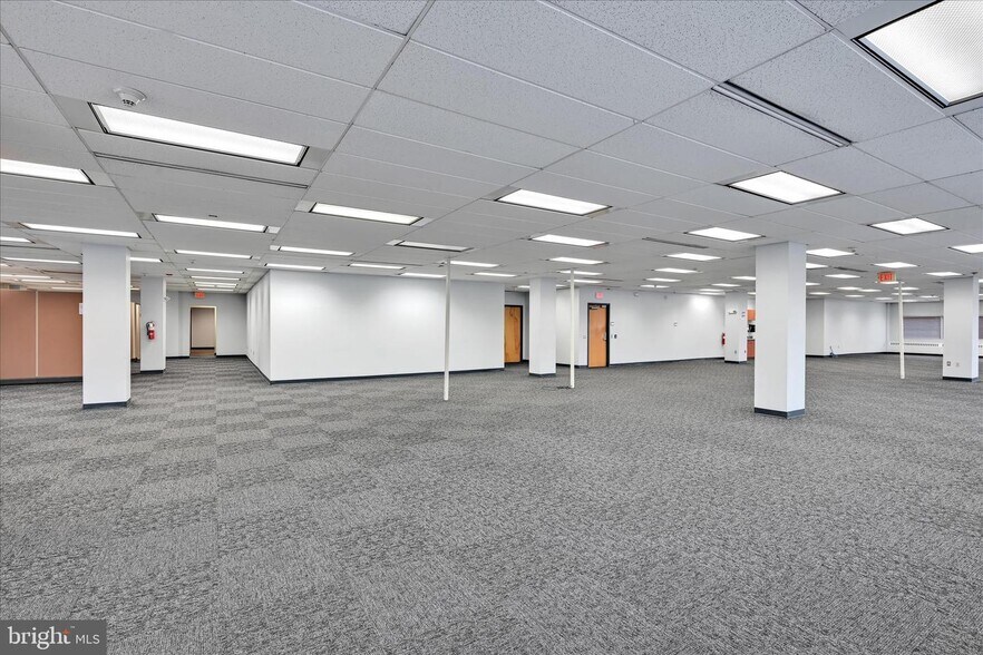 More Photos Of 19 N 6th St, Reading Office For Sale