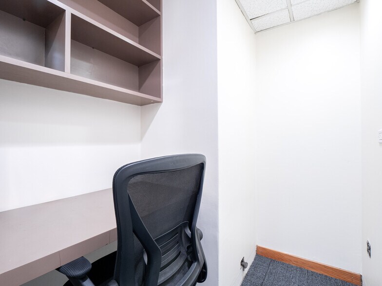 More Photos Of 115 E 61st St, New York Medical For Sale