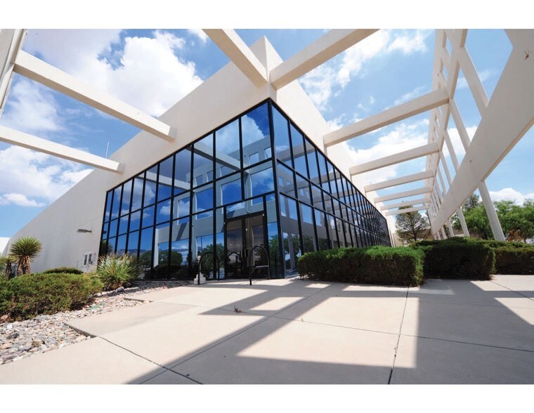 More Photos Of 6750 N Desert Blvd, El Paso Distribution For Lease