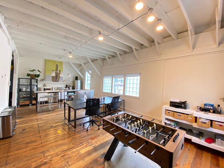 More Photos Of 3178-3180 17th St, San Francisco Loft Creative Space For Lease