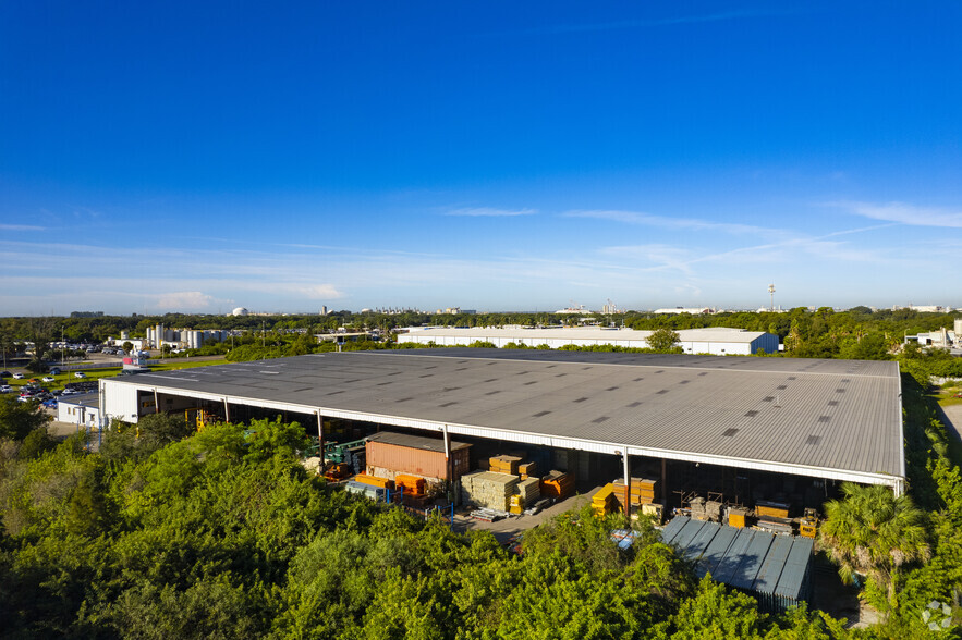 More Photos Of 5210 Causeway Blvd, Tampa Manufacturing For Lease