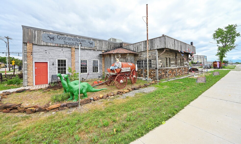 Primary Photo Of 304 S Highway 377, Roanoke Restaurant For Lease