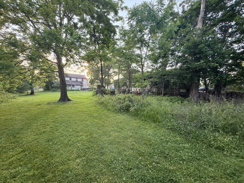 More Photos Of 1440 Bethlehem Pike, North Wales Freestanding For Sale