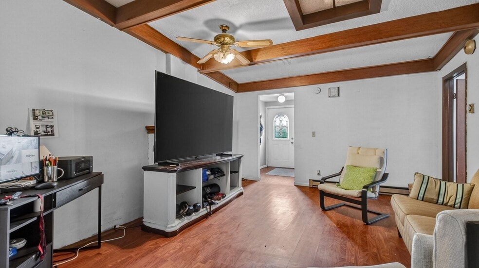 More Photos Of 110 W 2nd St N, Ladysmith General Retail For Sale