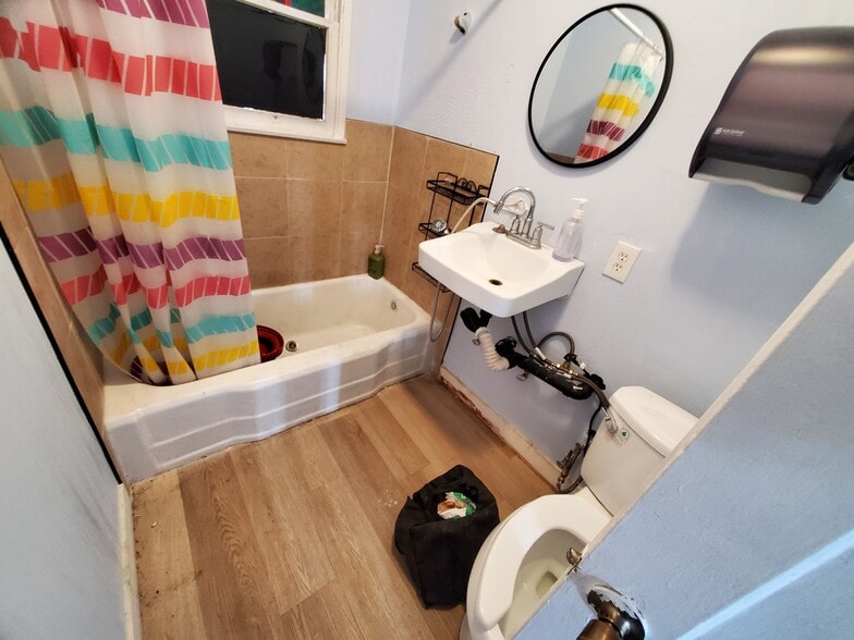 More Photos Of 8858 Flower St, Bellflower Freestanding For Sale