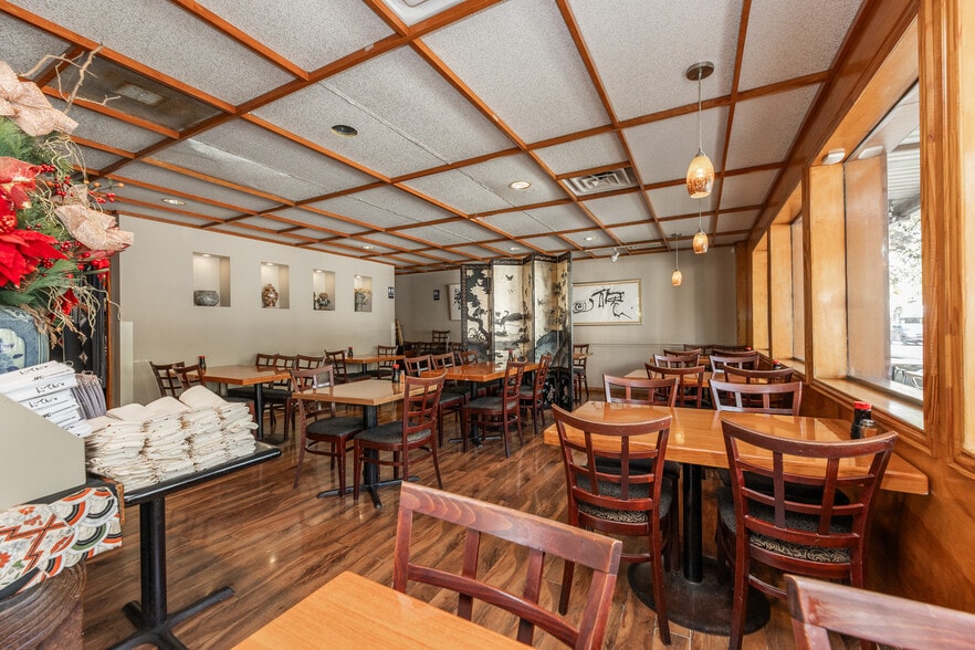 More Photos Of 4464 Montrose Blvd, Houston Specialty For Lease