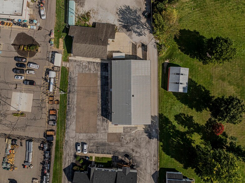 More Photos Of 15454 W High St, Middlefield Warehouse For Sale