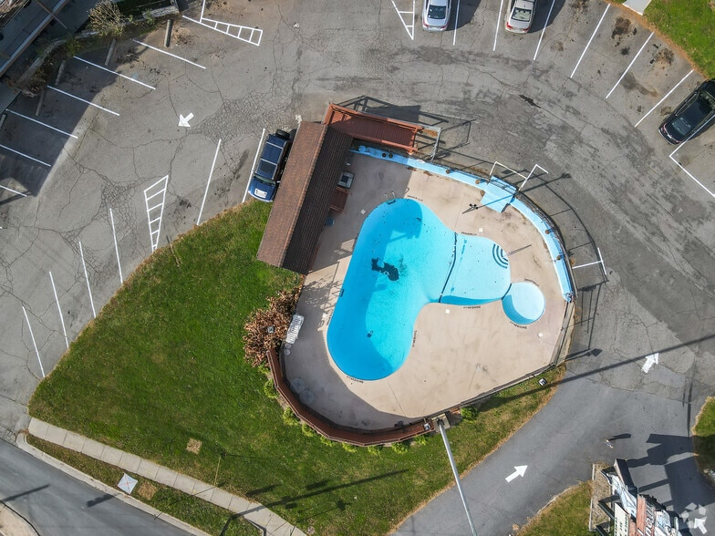 More Photos Of 155 Tunnel Rd, Asheville Hotel For Sale