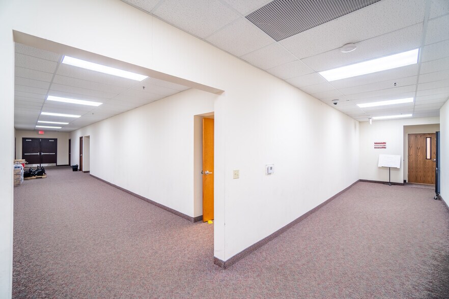 More Photos Of 1220 Mound Ave, Racine Self Storage For Lease