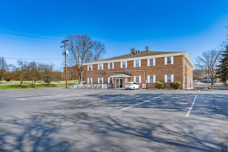 More Photos Of 6649 N High St, Worthington Medical For Sale