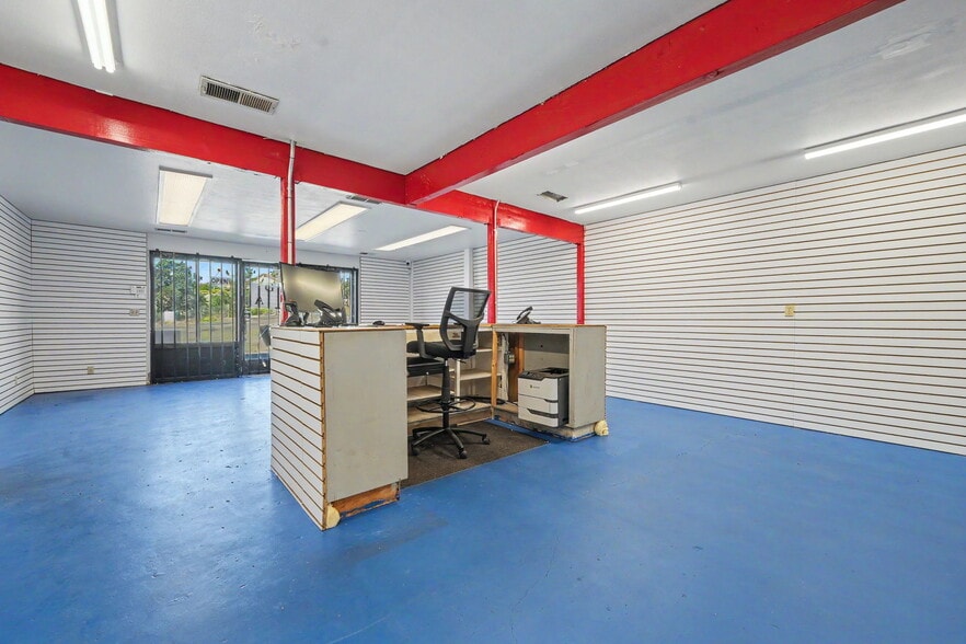 More Photos Of 11020 N State Highway 49, Martell Freestanding For Sale