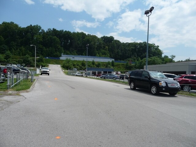 More Photos Of 8812 Kingston Pike, Knoxville Warehouse For Lease