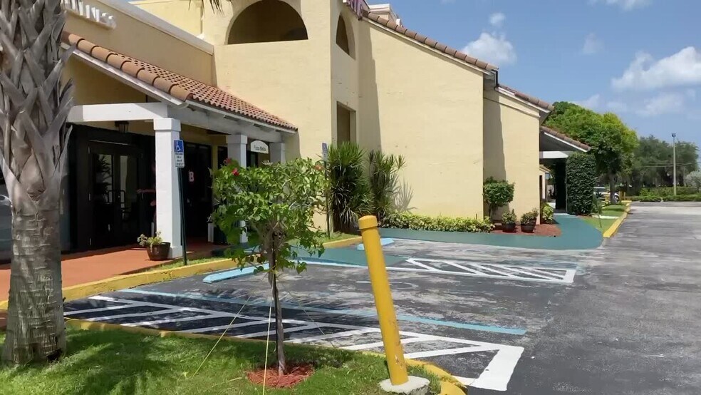 Primary Photo Of 11575 US Route 1, North Palm Beach Unknown For Lease