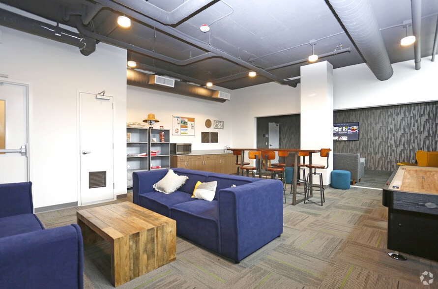 More Photos Of 13280 Linden Ave N, Seattle Apartments For Lease