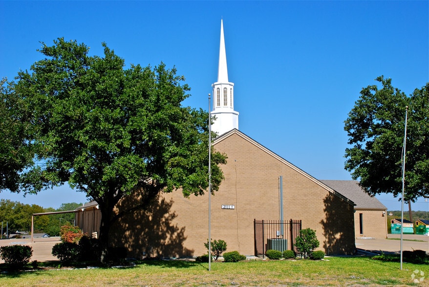 Primary Photo Of 2111 Skyline Dr, Mesquite Religious Facility For Sale