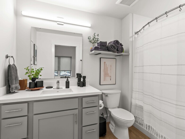 More Photos Of 301 SE G St, Bentonville Coworking Space