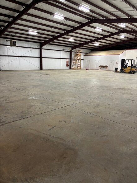 More Photos Of 725 W Highway 25 70, Dandridge Industrial For Sale