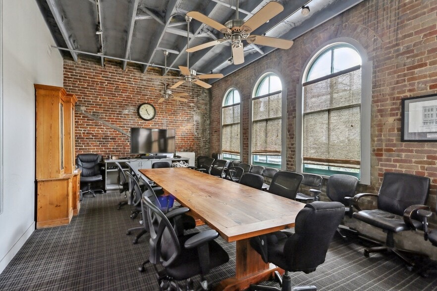 More Photos Of 309-311 Decatur St, New Orleans Freestanding For Sale
