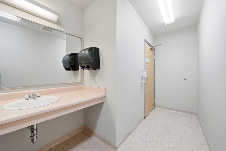 More Photos Of 502 Colorado Ave, La Junta Medical For Sale