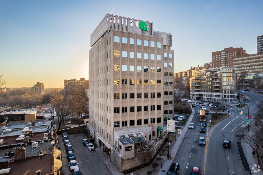 More Photos Of 3550 Ch De La Côte-Des-Neiges, Montréal Medical For Lease