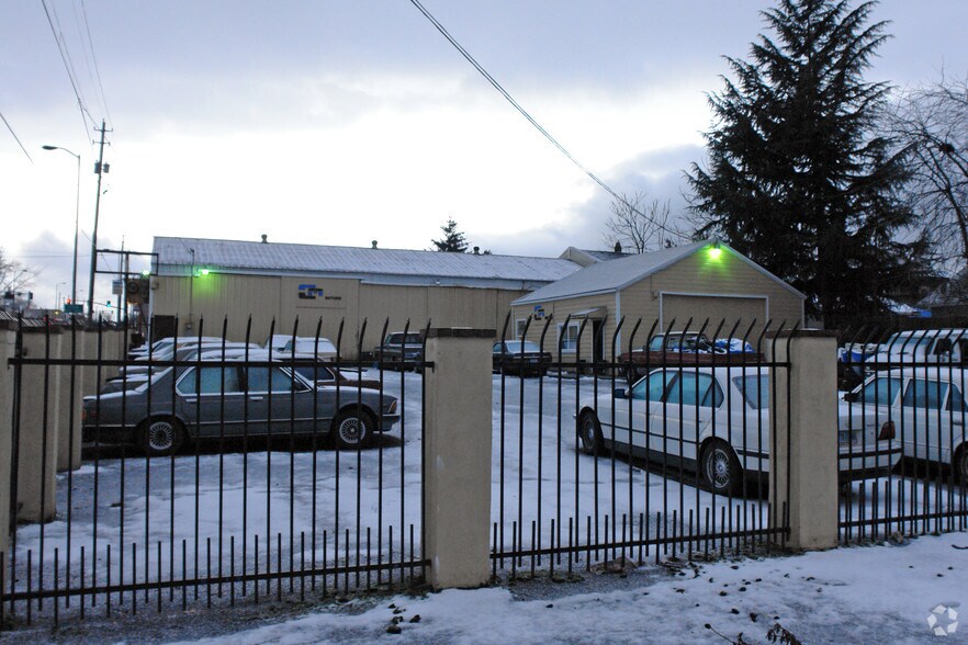 More Photos Of 6931 NE Martin Luther King Jr Blvd, Portland Auto Repair For Sale