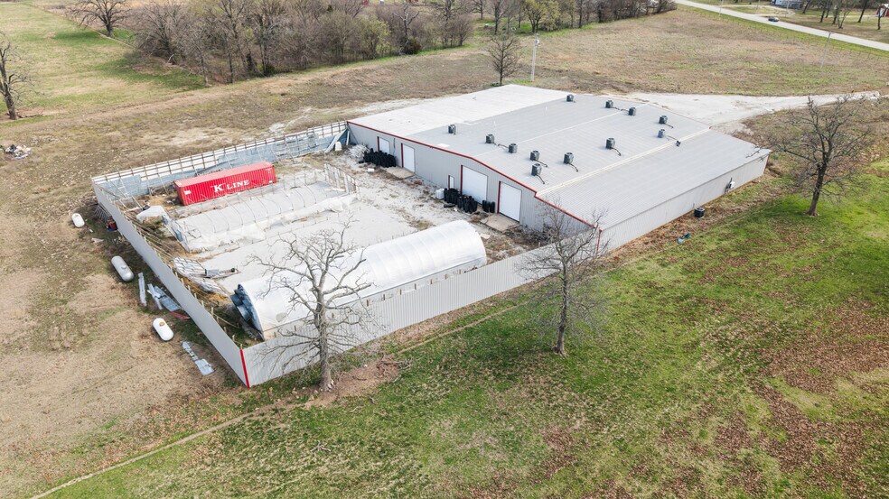 More Photos Of 57530 E Highway 59, Fairland Manufacturing For Sale