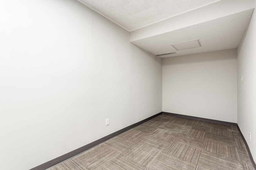 More Photos Of 1251 W Broad St, Columbus Storefront Retail Office For Sale