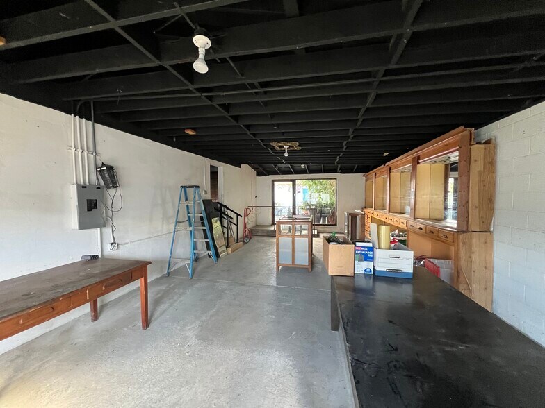 More Photos Of 5740-5754 W Adams Blvd, Los Angeles Storefront Retail Office For Lease