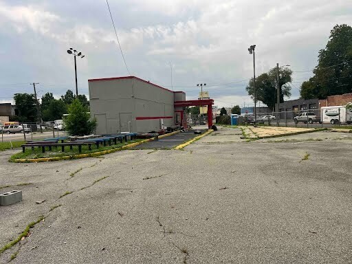 More Photos Of 1609 Northeast Blvd, Wilmington Restaurant For Sale