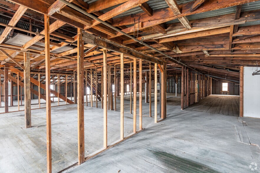 More Photos Of 126 N James St, Peekskill Warehouse For Sale