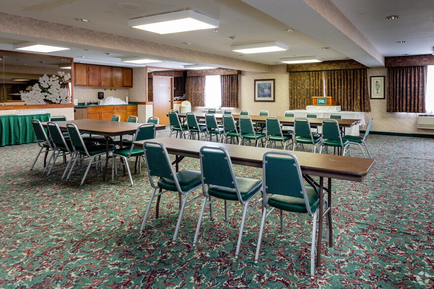 More Photos Of 3304 Market St NE, Salem Hotel For Sale