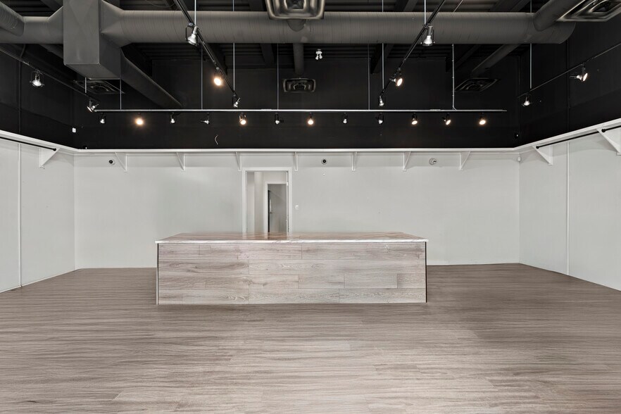 More Photos Of 318-1 Nolanridge Cres NW, Calgary Storefront Retail Office For Sale