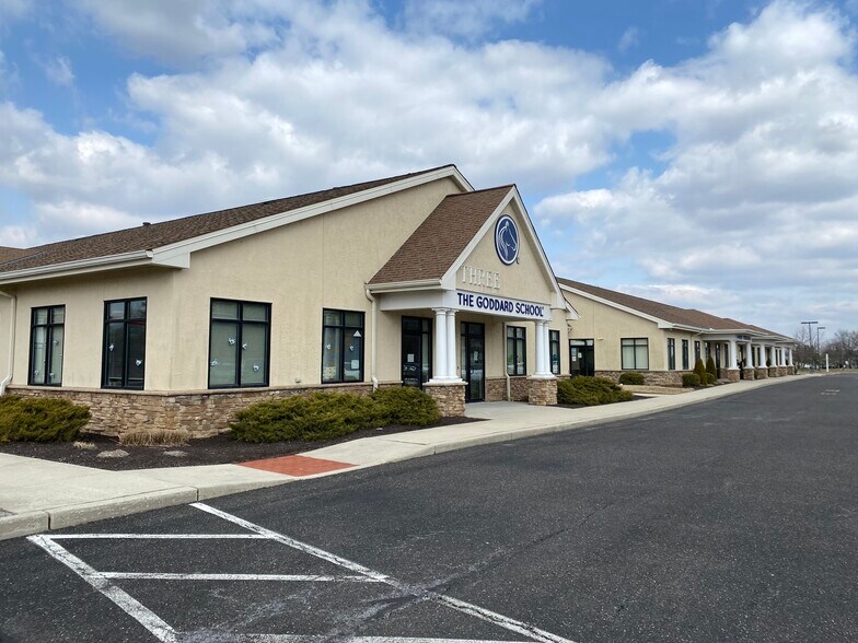 More Photos Of 545 Beckett Rd, Logan Township Medical For Lease