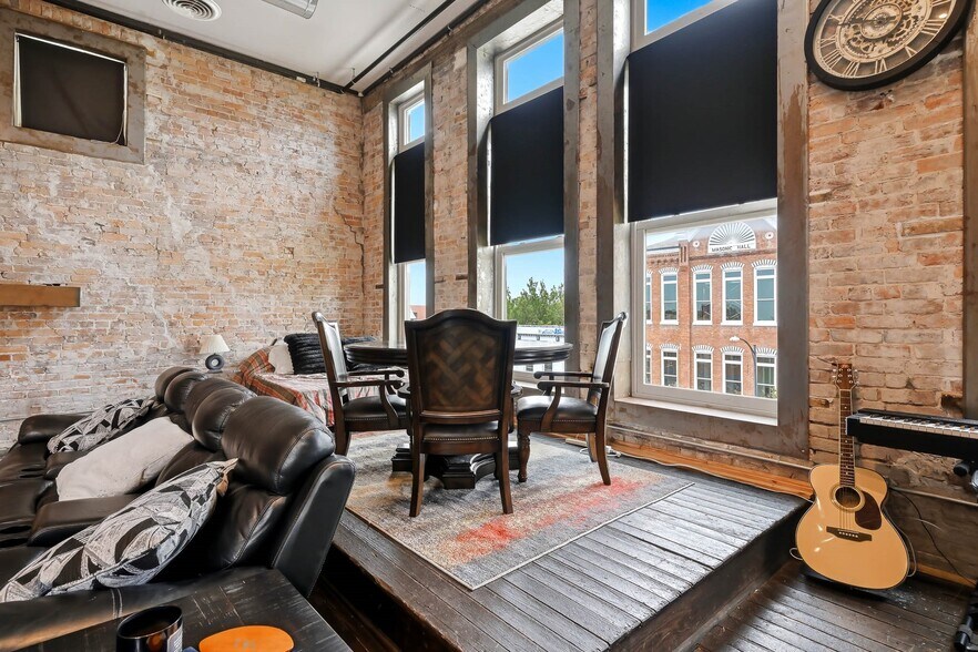 More Photos Of 214 E Commercial St, Springfield Storefront Retail Office For Sale