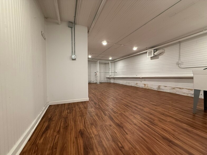 More Photos Of 333 Market St, Zanesville General Retail For Sale