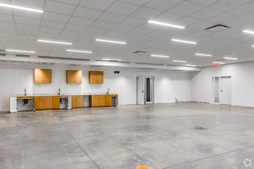 More Photos Of 4931 Executive Ct S, Frederick Unknown For Lease