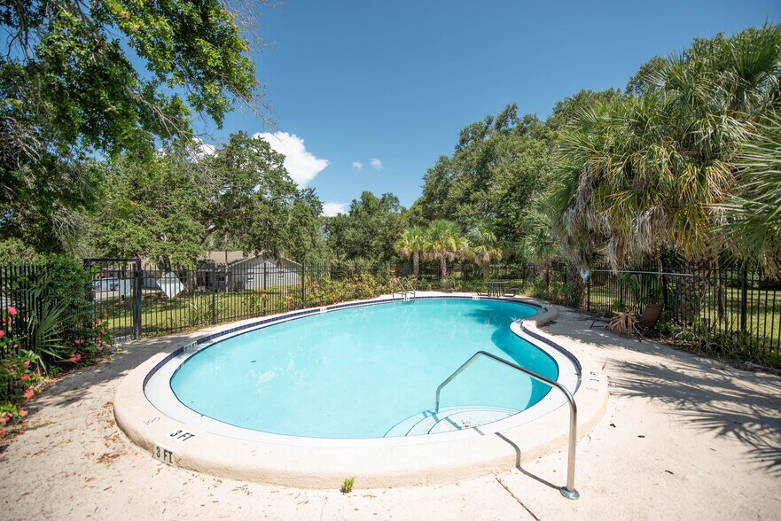 More Photos Of 1101 Tuskawilla Dr, Clearwater Apartments For Sale