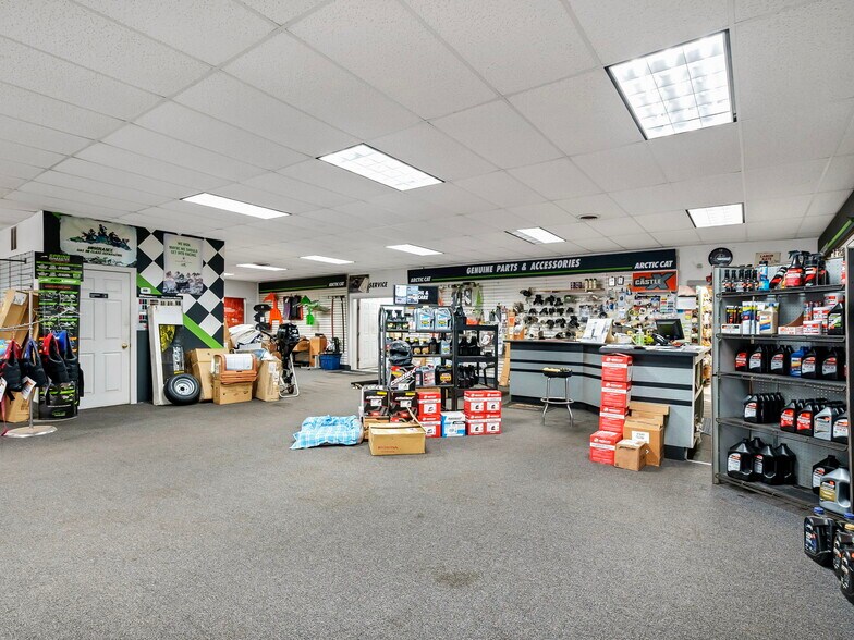 More Photos Of 2335 W Main St, Red Wing Auto Repair For Sale