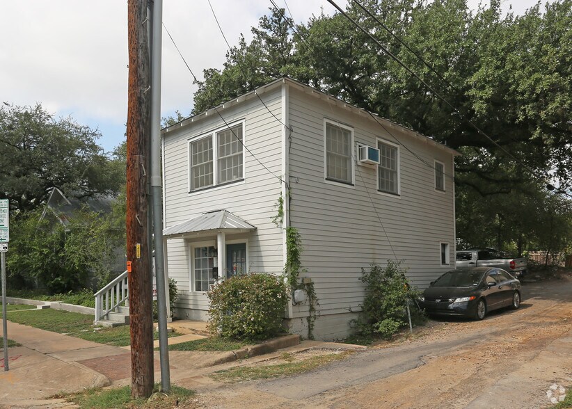 More Photos Of 600 W 9th St, Austin Office For Lease