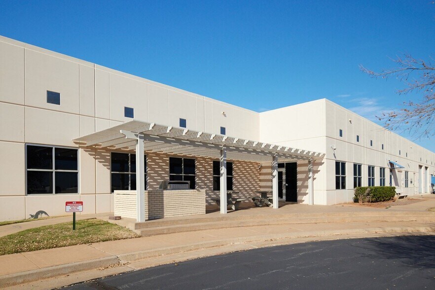 More Photos Of 8400 Silver Crossing, Oklahoma City Office For Sale