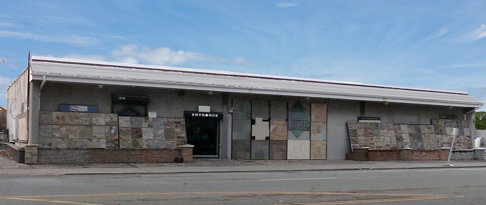 More Photos Of 309 Denton Ave, New Hyde Park Industrial For Lease