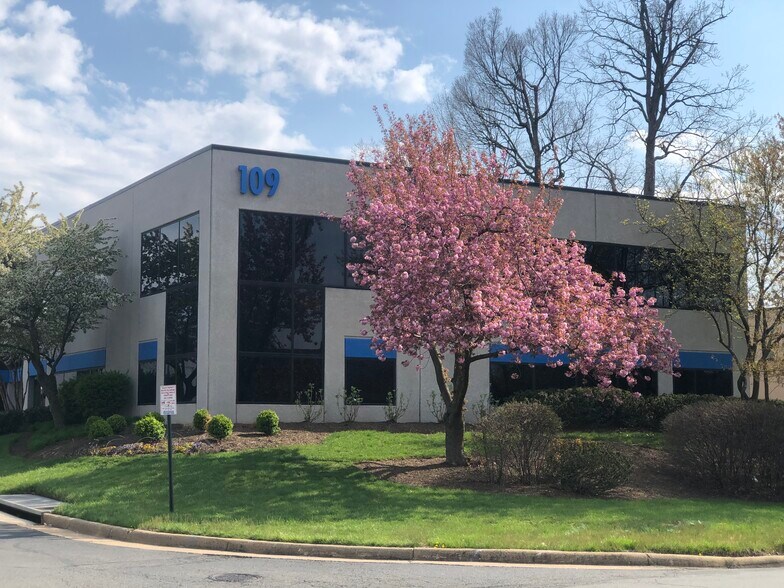 More Photos Of 109 Carpenter Dr, Sterling Office For Lease