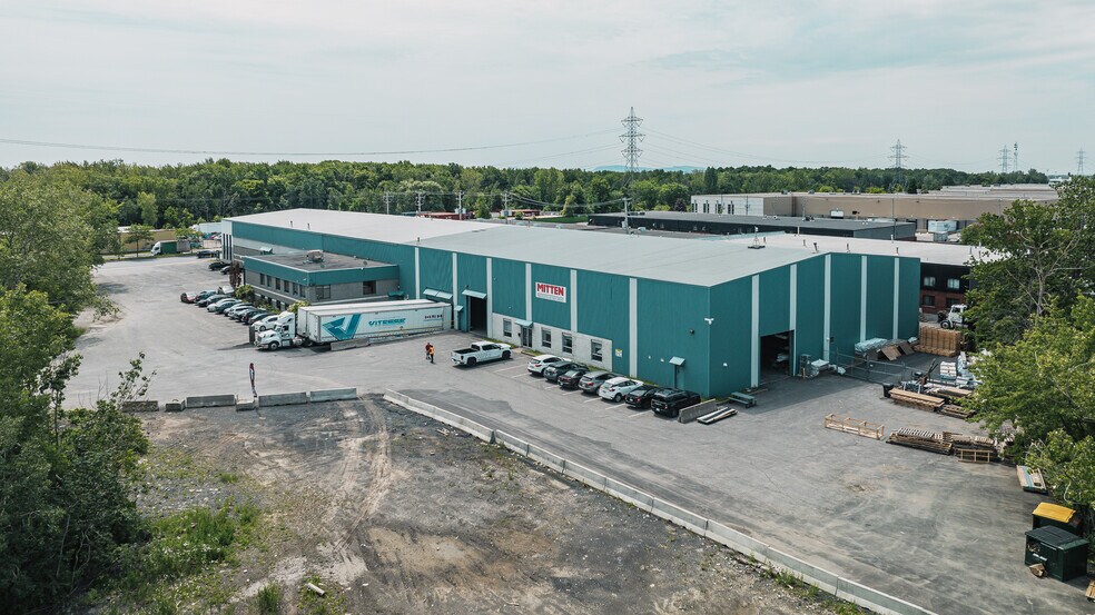 More Photos Of 9055 Boul Henri-Bourassa E, Montréal Industrial For Lease
