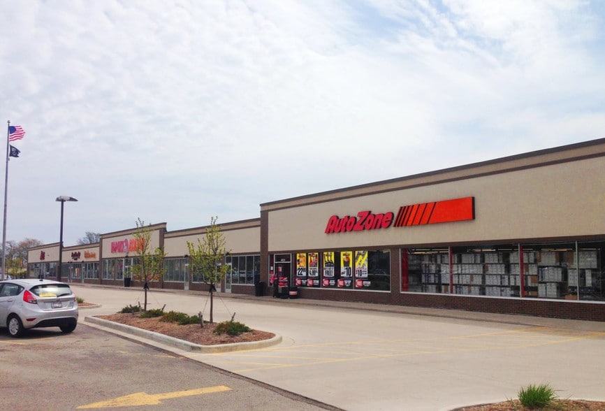 More Photos Of 4623 75th St, Kenosha Freestanding For Lease
