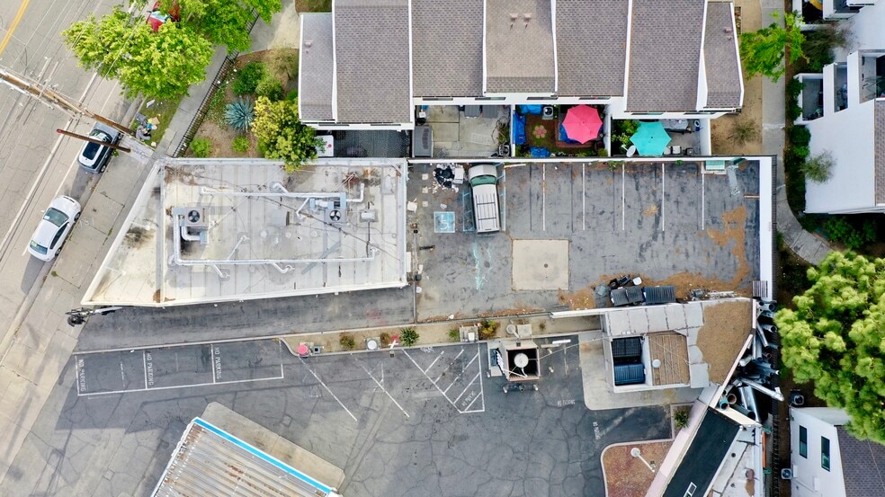 More Photos Of 14165-14167 Nordhoff St, Panorama City Storefront For Sale