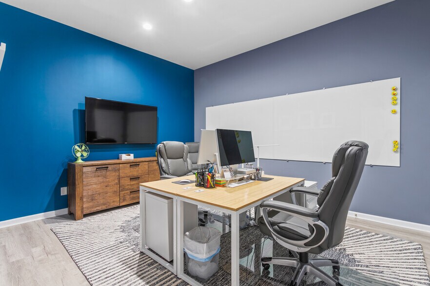 More Photos Of 2802 Eric Ln, Burlington Office For Lease