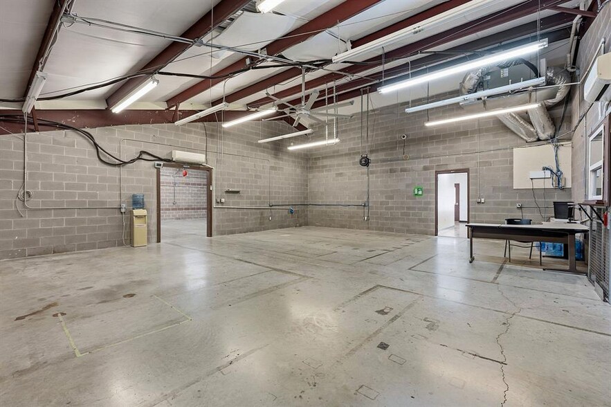 More Photos Of 2100 E Highway 290, Dripping Springs Flex For Lease