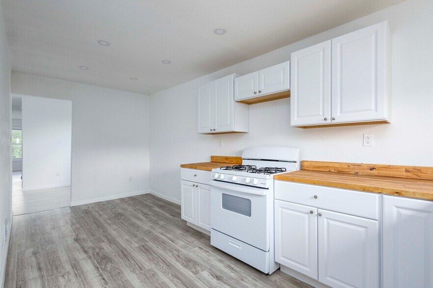 More Photos Of 553 Belmont St, Detroit Apartments For Sale